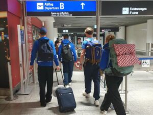 Gruppenfoto Frankfurt durchs Eingang